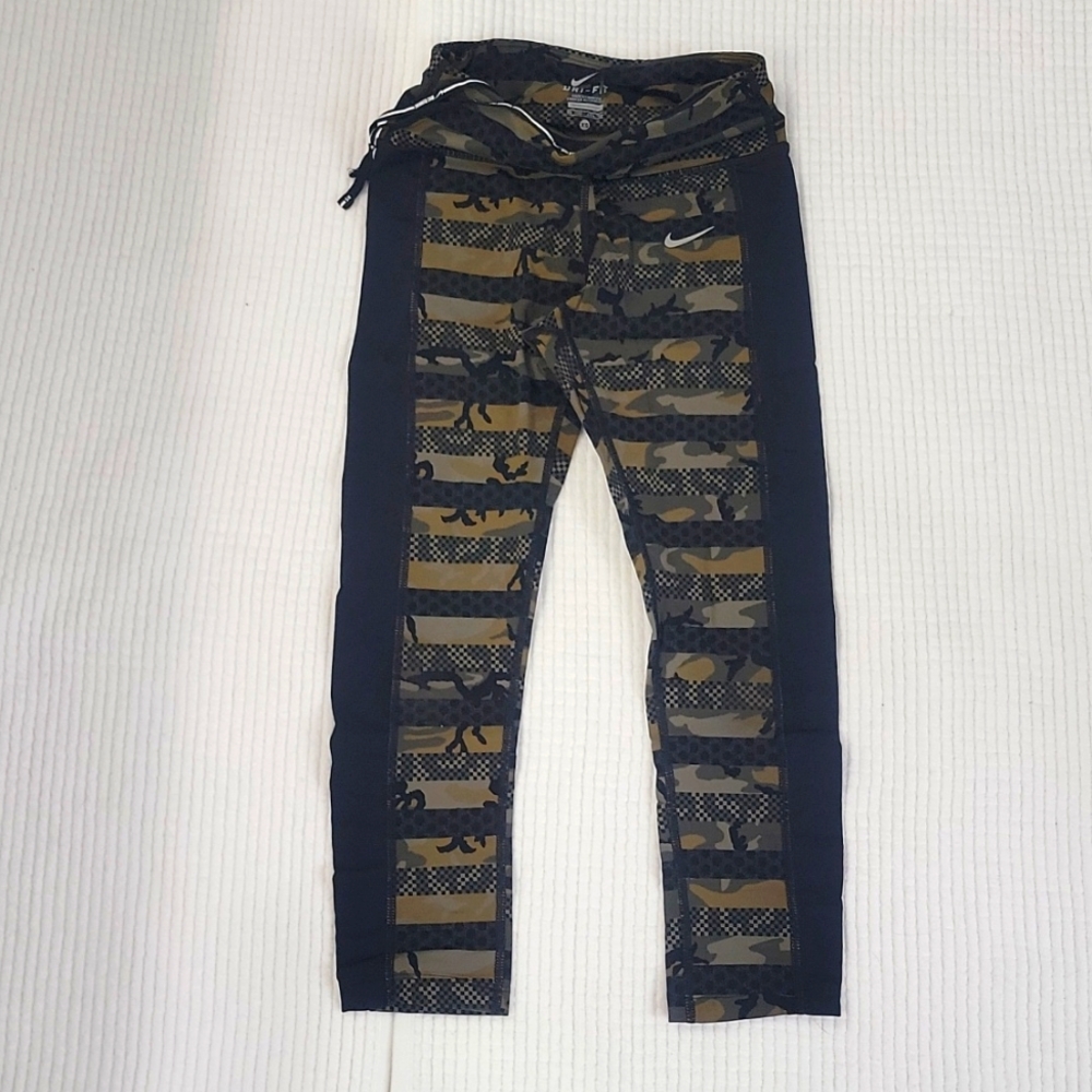 Nike SZ XS Crop Capri Capri Leggings